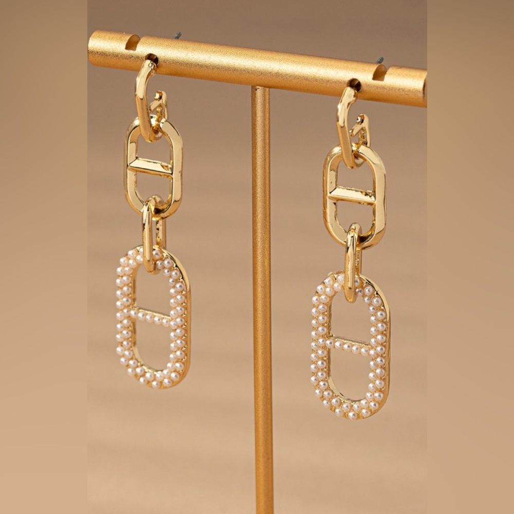 Gold pearl buckle fashion style drop earrings